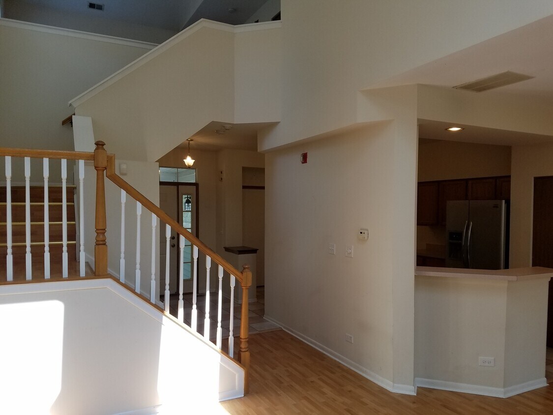 8294 Sweetwater Ct, Darien, IL 60561 - Townhome Rentals in Darien IL |  Apartments.com