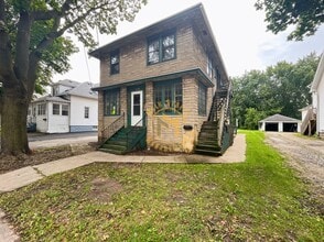 Building Photo - 1330 E Walnut St