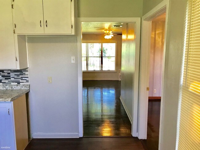 Building Photo - 3 br, 1 bath House - 442 Cherry Ridge Dr
