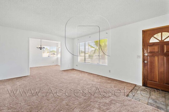 Foto del edificio - Single-Story 3 Bed with Covered Patio & Gated Yard