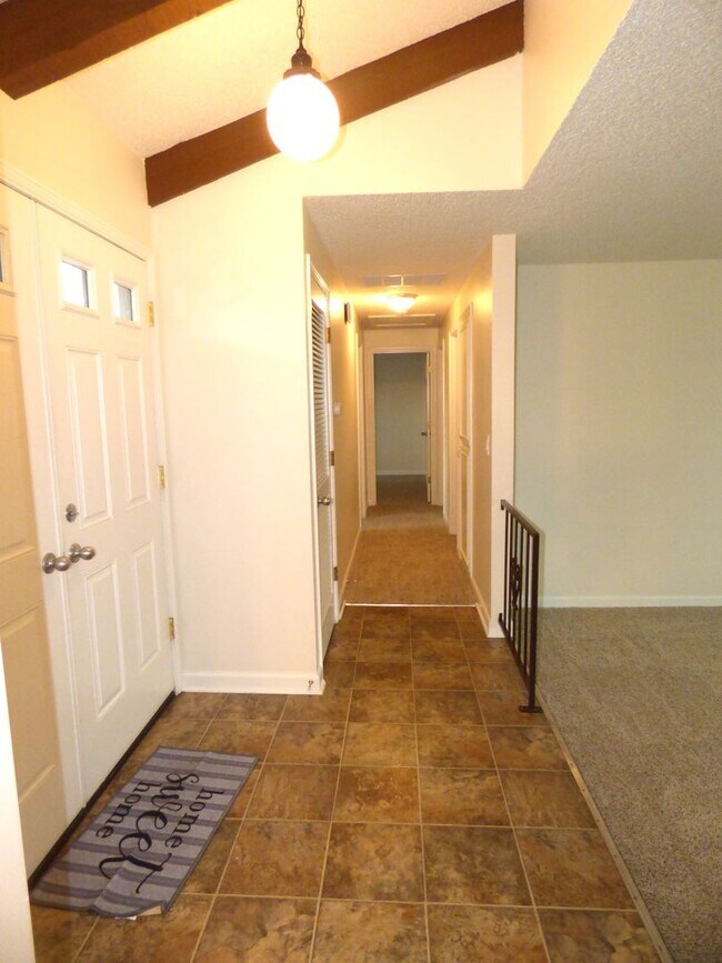 Building Photo - Rent Special: 1/2 Off May's Rent!! 3 bed 2 bath Home in North Salem