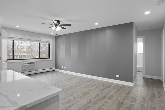Building Photo - 6816 N Ridge Blvd