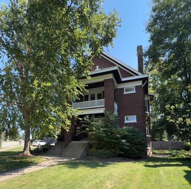 Building Photo - 2581 Madison Rd