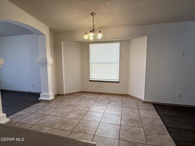 Foto del edificio - 5316 Lucio Moreno Dr