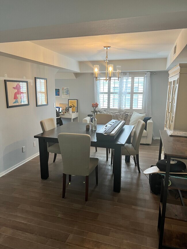 Foto del edificio - 8321 Rayford Dr