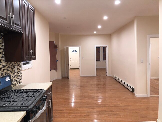 Foto del edificio - 8593 Parsons Blvd