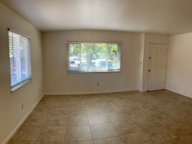 Foto del edificio - 2808 Carver Rd