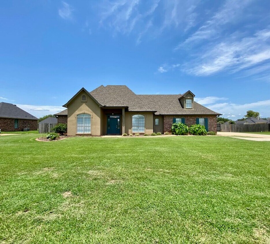 "BENTON BEAUTY" -405 KINGSTON ROAD BENTON... - "BENTON BEAUTY" -405 KINGSTON  ROAD BENTON...
