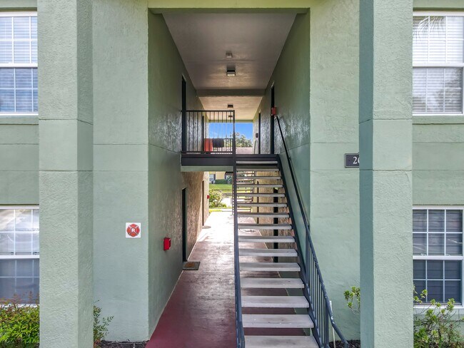 Foto del edificio - 2065 Dixie Belle Dr