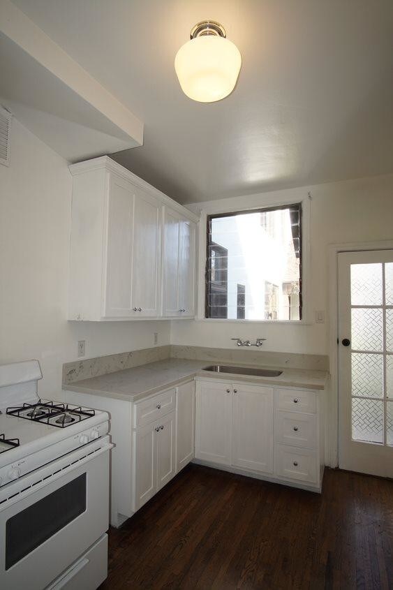 Building Photo - GG Orange Avenue Apartments
