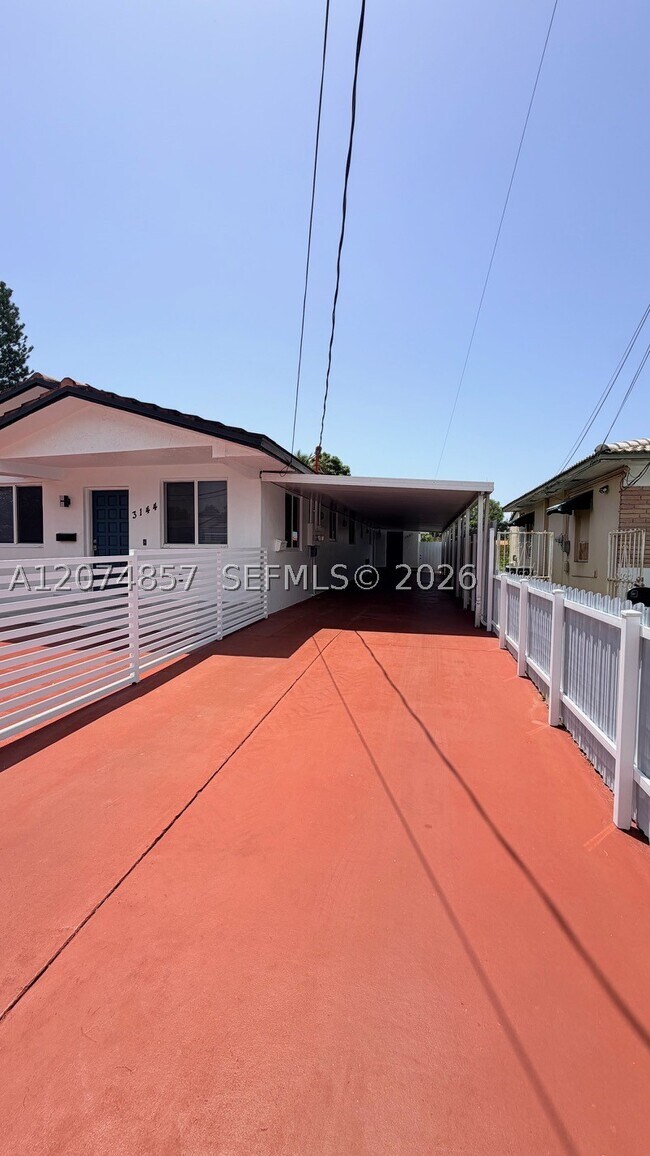 Building Photo - 3144 SW 23rd St
