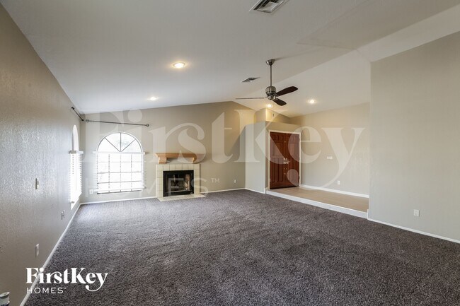 Foto del edificio - 2994 N Benson Ln