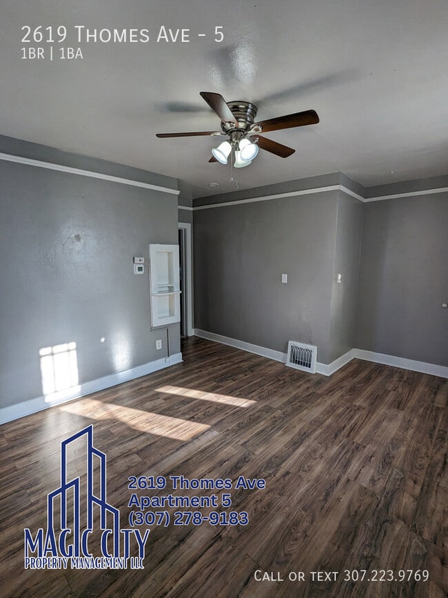 Building Photo - 2619 Thomes Ave