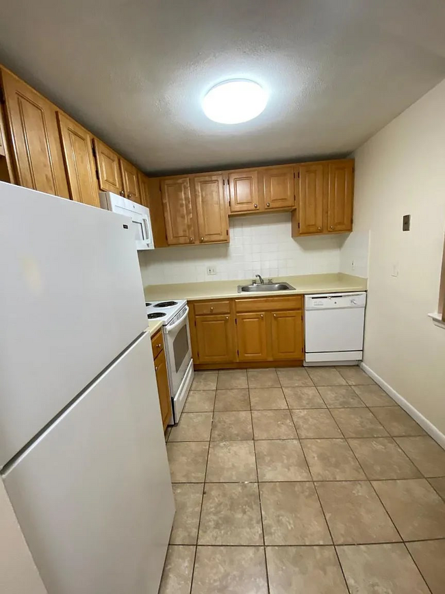 24 Whites Ave, Watertown, MA 02472 - Apartments in Watertown, MA ...