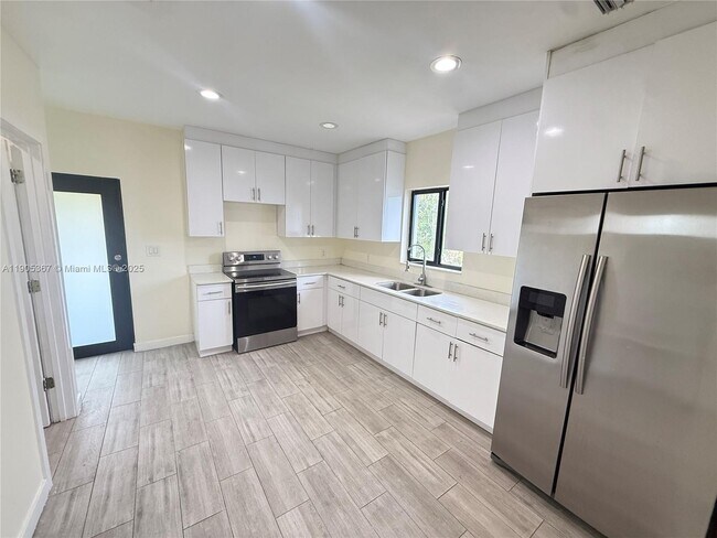 Foto del edificio - 542 NW 35th St