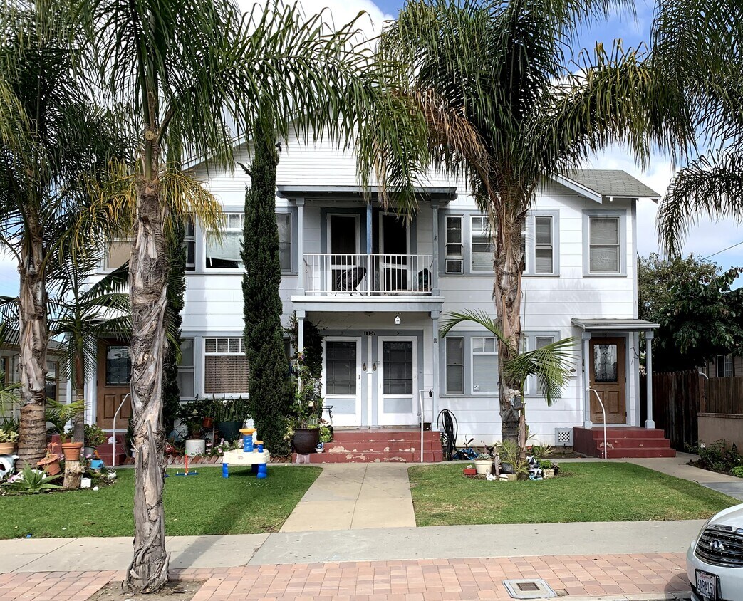 1107 N Fries Ave Unit A, Wilmington, CA 90744 Apartments in