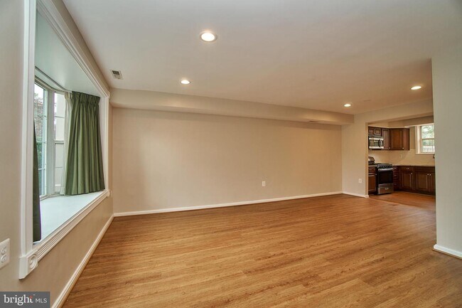 Building Photo - 2314 N Dearing St