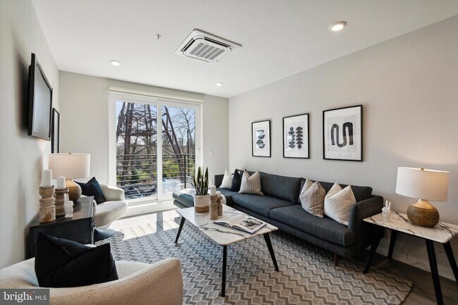 Foto del edificio - 3449 Scotts Ln