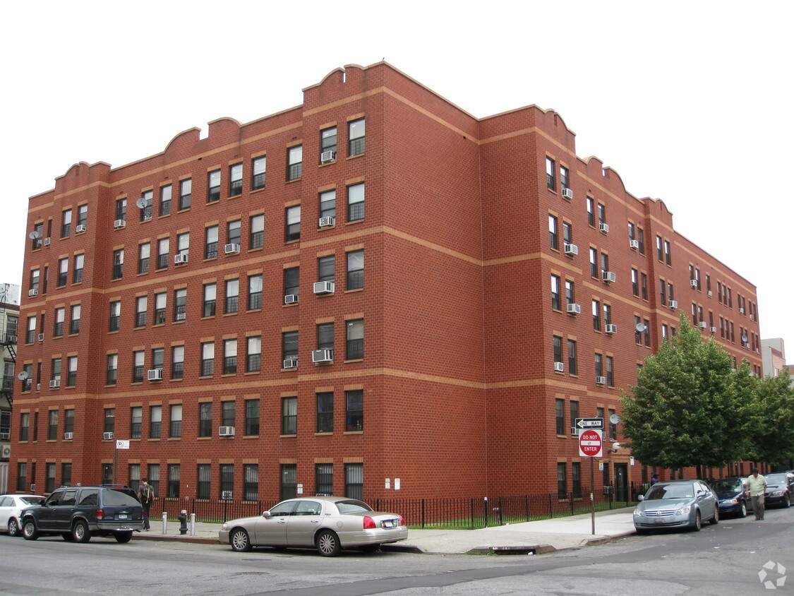 Primary Photo - 330 Union Ave