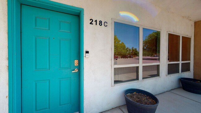 Foto del edificio - 218 Cynthia Loop NW