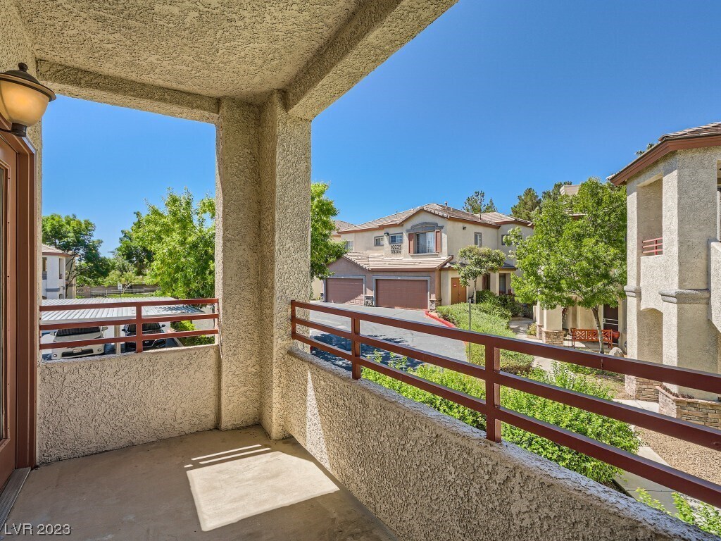 Foto del edificio - 10220 Penrith Ave