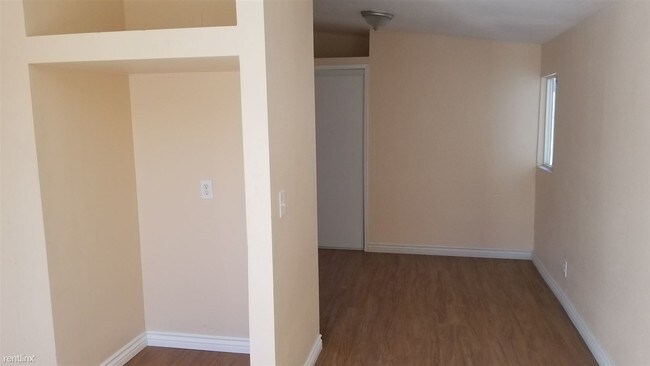 Building Photo - 9055 Live Oak Ave