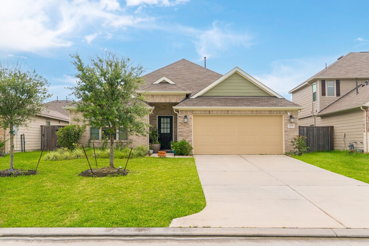 Foto principal - 22035 Juniper Crossing Dr