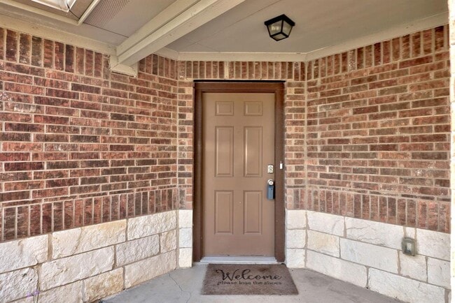 Building Photo - 10905 Ukaoma Wy