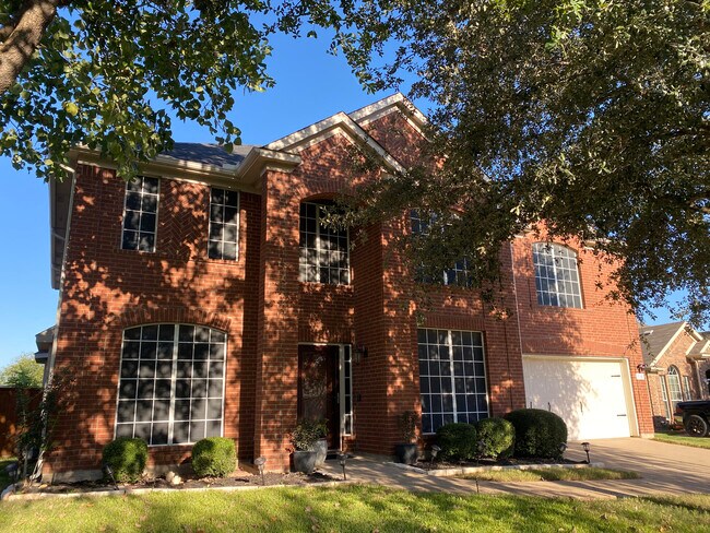 Building Photo - 716 San Antonio Trl