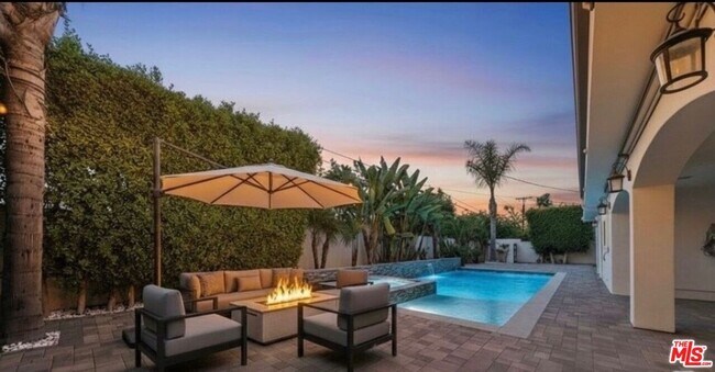 Foto del edificio - 6243 Berquist Ave