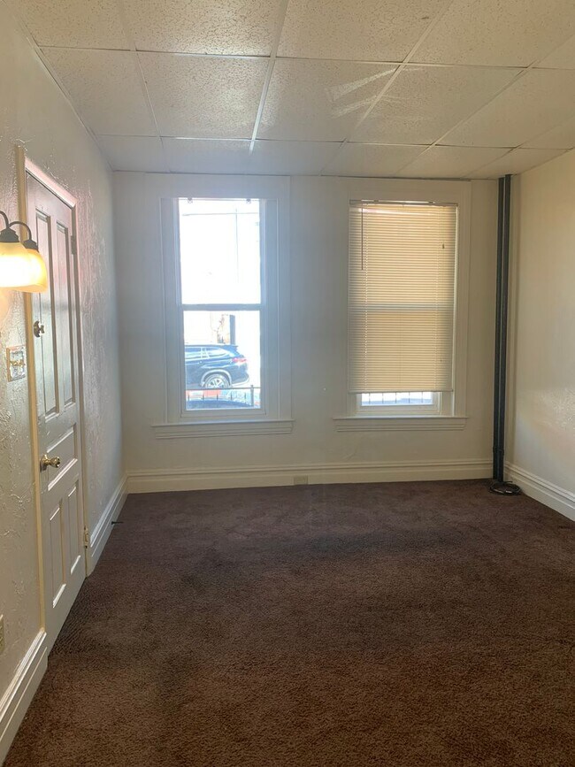 Foto del edificio - 1st Floor 1 Bed/1 Bath, York City SD