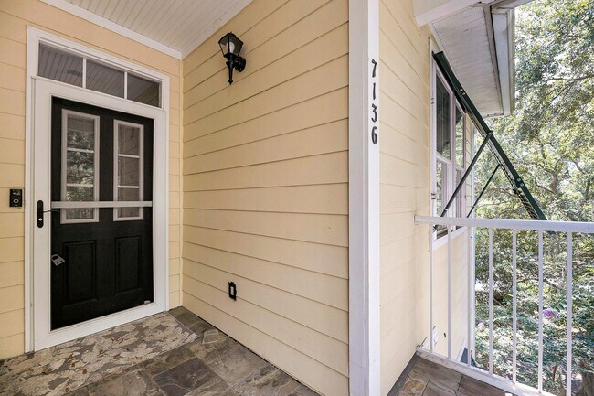 Building Photo - Gorgeous Johns Island Condo