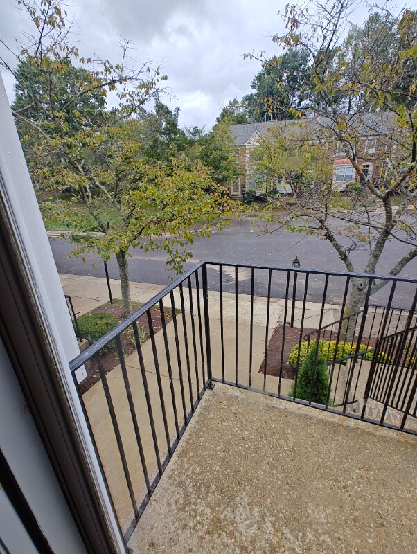 Foto del edificio - 15721 Ensleigh Ln
