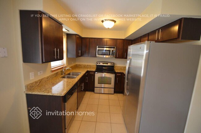 Foto del edificio - 4532 W 102nd St