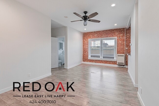 Building Photo - Beautiful Studio with Exposed Red Brick, S...