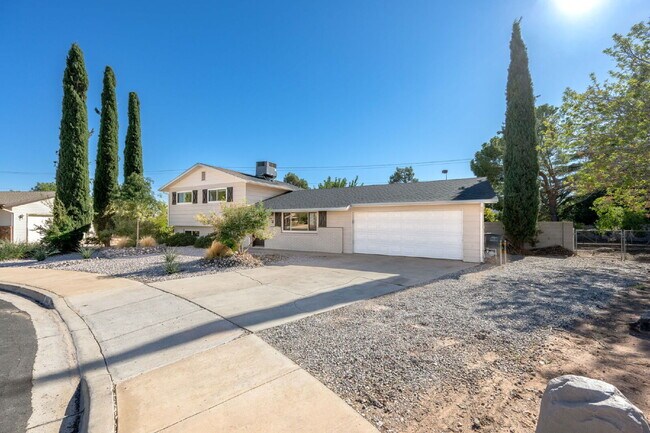 Foto del edificio - Beautiful 4-Bedroom St George Home - Newly...