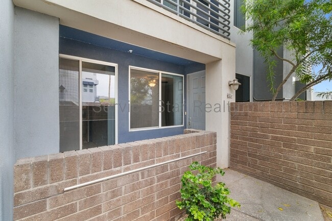 Building Photo - 3633 N 3rd Ave