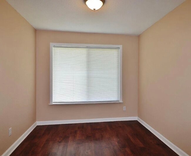 Building Photo - 8080 Jacques Dr