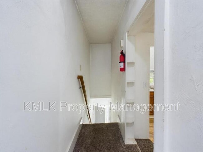 Building Photo - 665 Kling St