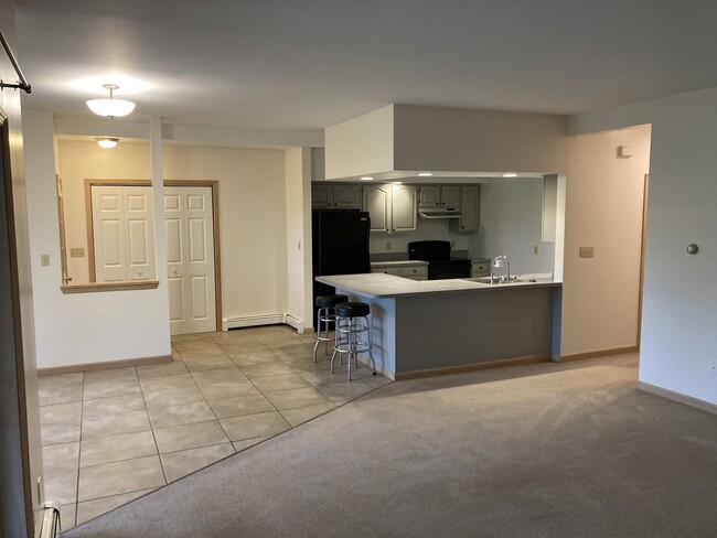 Building Photo - 14 Blue Heron Way