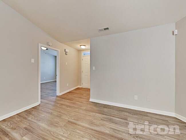 Building Photo - 10333 Hugue Way