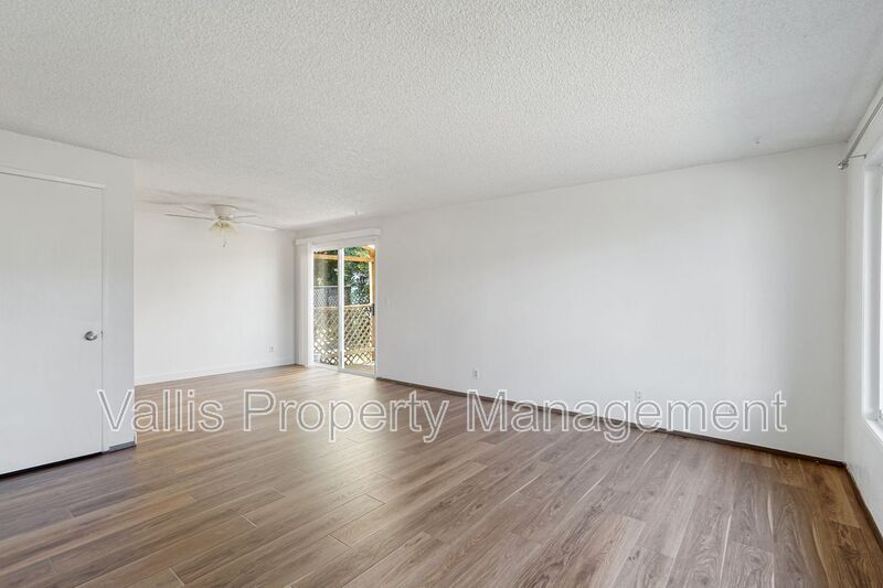 Foto principal - 4828 State St