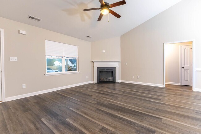 Foto del edificio - Ready NOW! Close to MARSOC, Stone Bay & MCB Camp LeJeune Sneads Ferry Gates