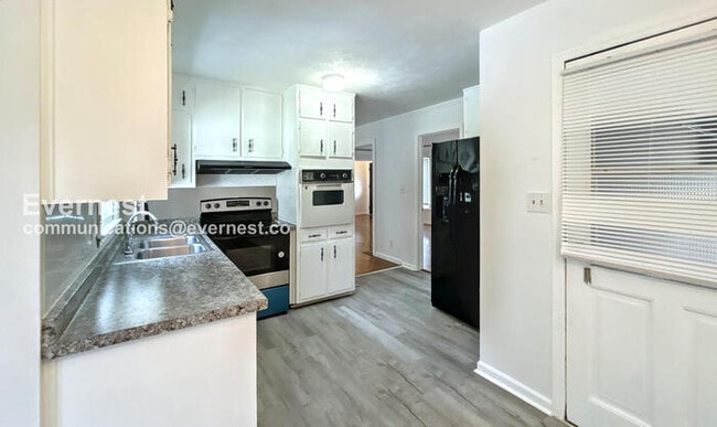 Building Photo - 5151 Vivid Dr SW