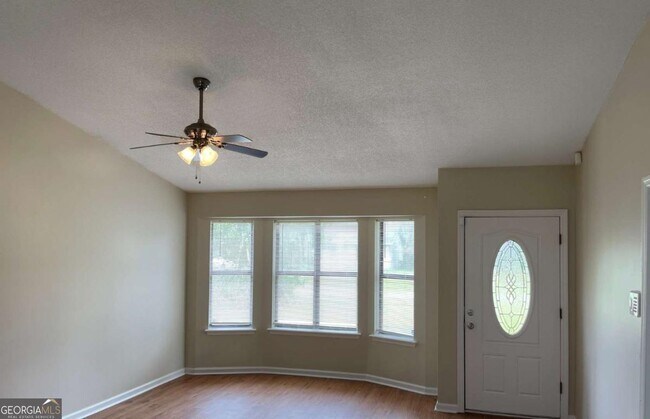 Building Photo - 414 Sunnyside Dr