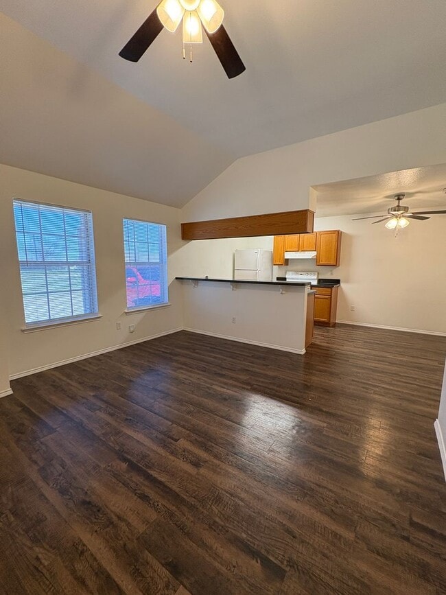 Building Photo - 641 Woodard Ave