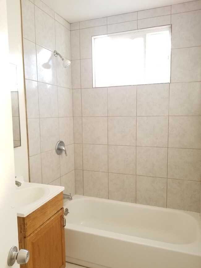 Foto del edificio - 1946 W 145th St