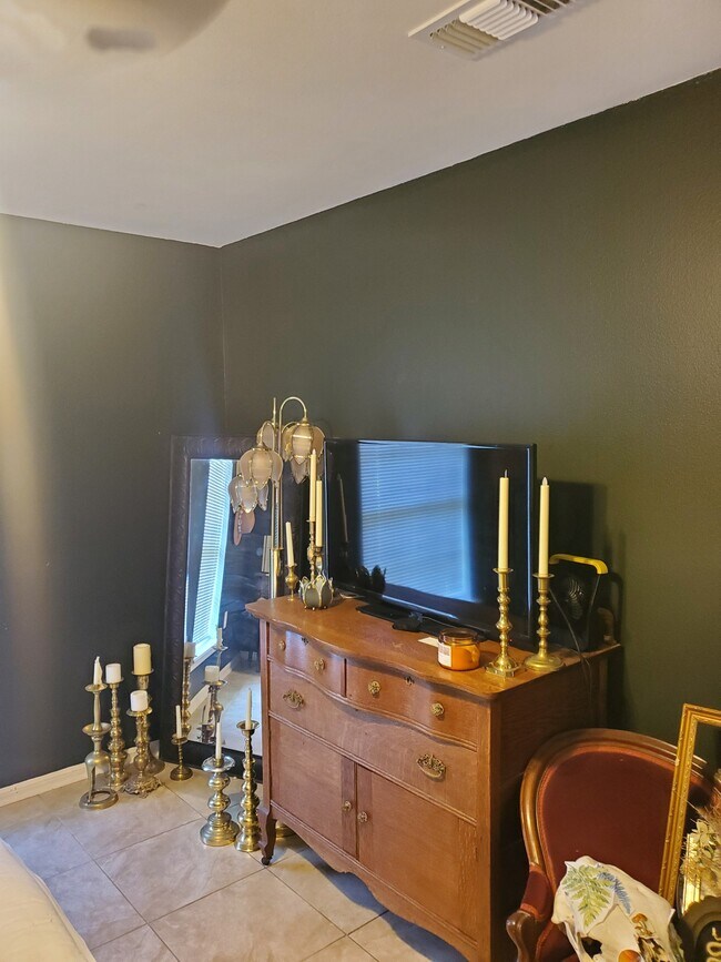 Foto del edificio - 15346 Crystal Dr