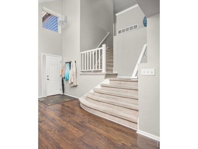 Foto del edificio - 387 Oak Ln