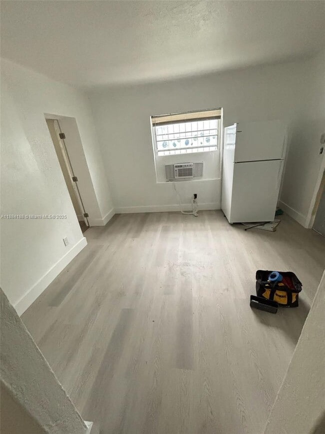 Foto del edificio - 3 bedroom in Miami FL 33150